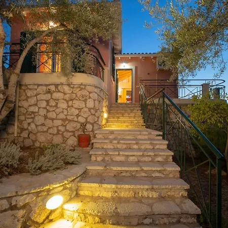 Belvedere Rosa Tsoukaládhes