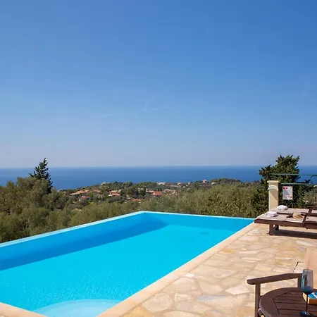 Belvedere Rosa Tsoukaládhes