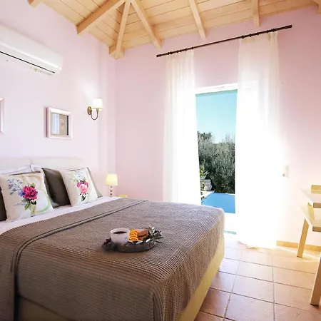 Belvedere Rosa Tsoukaládhes